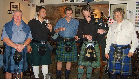 pretty  Men in kilts, Men dress up, Kilt