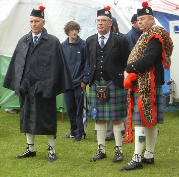 pictures of men in kilts