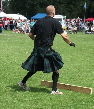 pictures of men in kilts