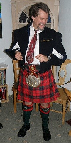 pictures of men in kilts